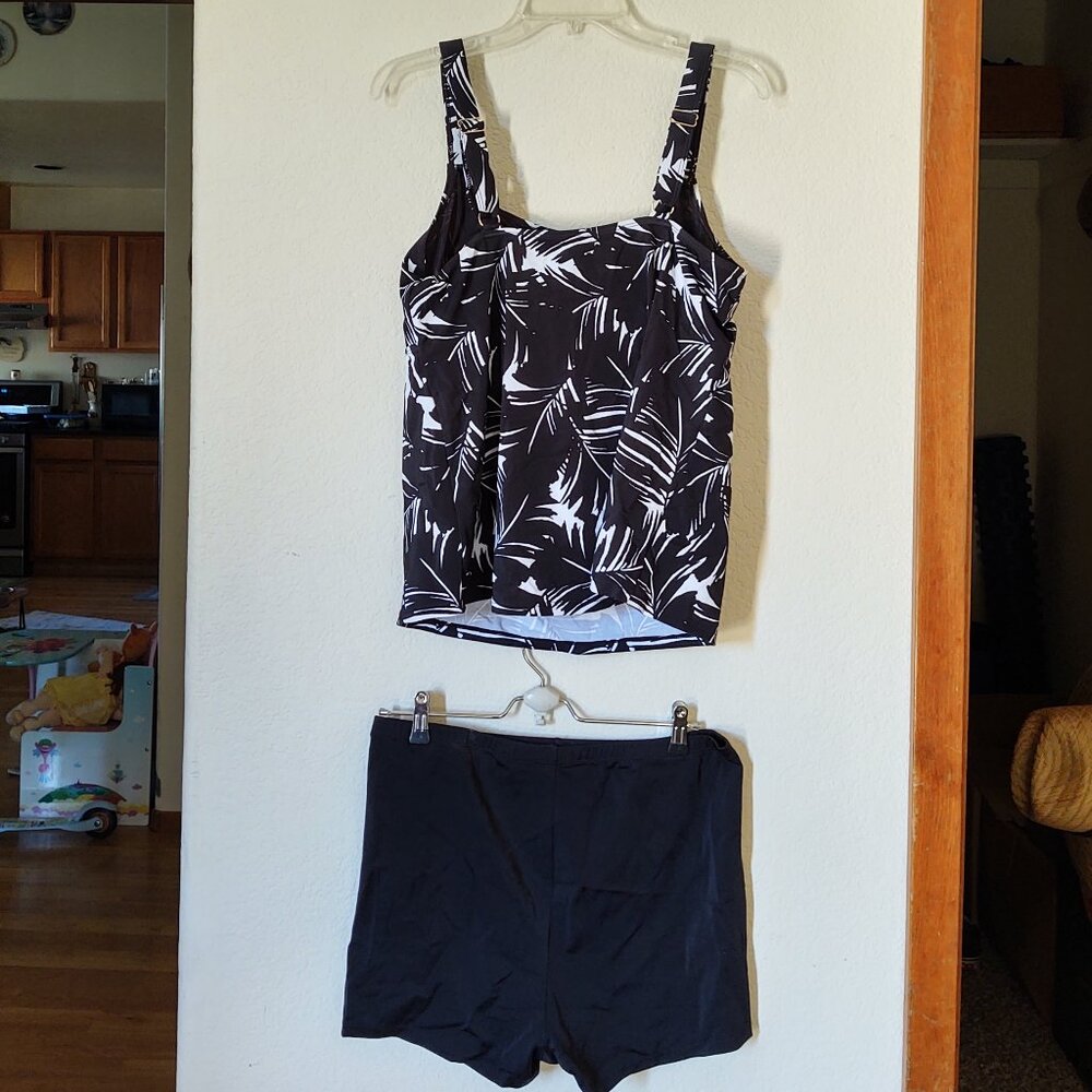 Kim Gravel Swimsuits For All Scoop Neck Tankini Top Bike Shorts Black White Palm